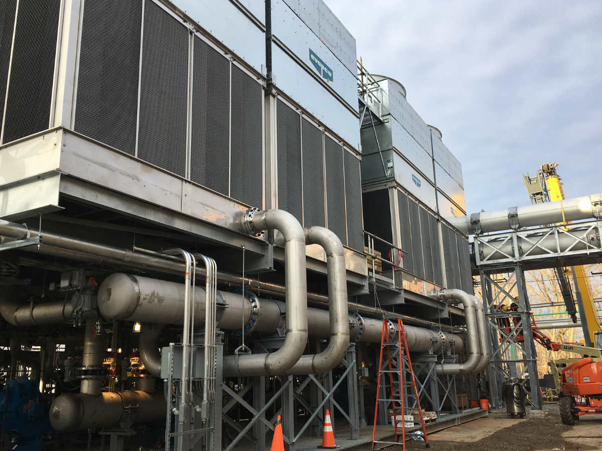 Craning in modular skid at DuPont facility